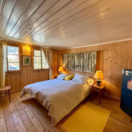 300 Years Old Close To Center Ski-lift Chateau-d'Oex